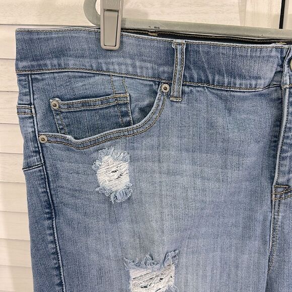 Bombshell Skinny Premium Stretch High-Rise Destructed Jean Size 26 - Picture 6 of 13